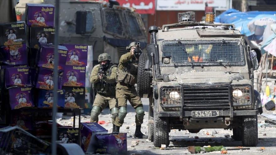 Fuerzas israelíes reprimen a palestinos en Nablus, Cisjordania, 22 de febrero de 2023. (Foto: Getty Images)