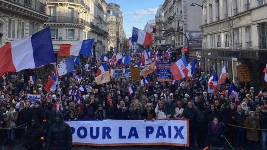 Franceses piden dejar la OTAN y la renuncia de Macron | HISPANTV