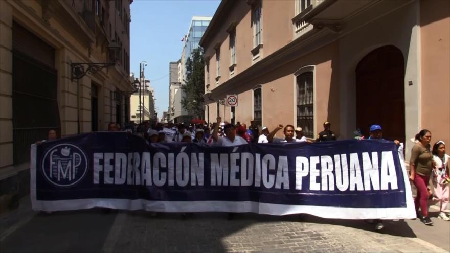 En Perú protestan contra el Ministerio de Economía