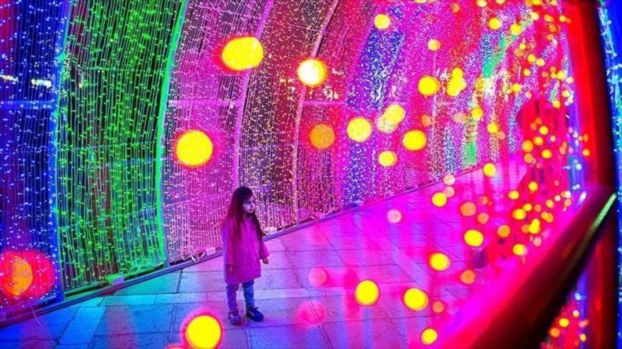 Teherán alberga gran festival de luces por natalicio del Imam Mahdi | HISPANTV