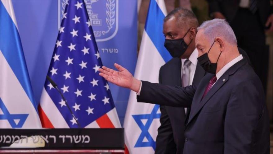 El secretario de Defensa de EE.UU., Lloyd Austin, y el premier israelí, Benjamín Netanyahu, en Al-Quds (Jerusalén), 12 de abril de 2021.