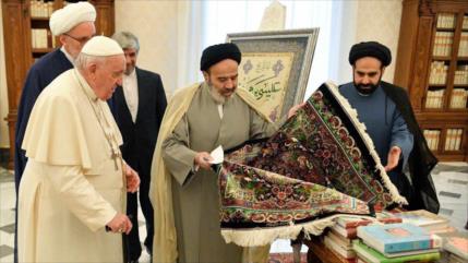 En imágenes: Islam y Cristianismo se abrazan en Vaticano
