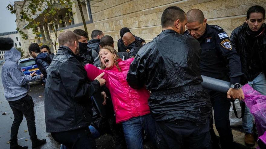 Vídeo: Manifestantes israelíes bloquean la oficina de Netanyahu | HISPANTV