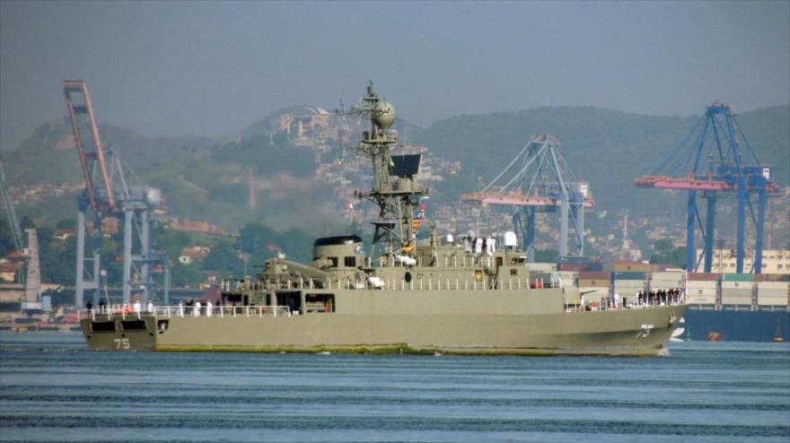 El destructor de la Armada iraní Dena en el puerto de Río de Janeiro, en el sureste de Brasil, 26 de febrero de 2023.