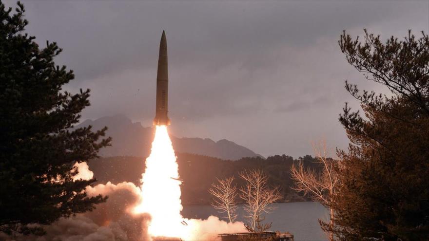 Pyongyang lanza misil balístico intercontinental hacia mar del Este | HISPANTV