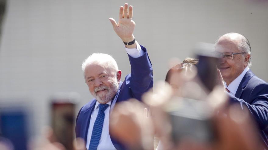 Lula registra aprobación de 41 % durante los primeros meses de gobierno.