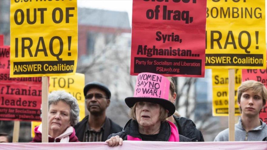 Una protesta contra el belicismo de EE.UU. en la región de Asia Occidental frente a la Casa Blanca, 4 de enero de 2020.