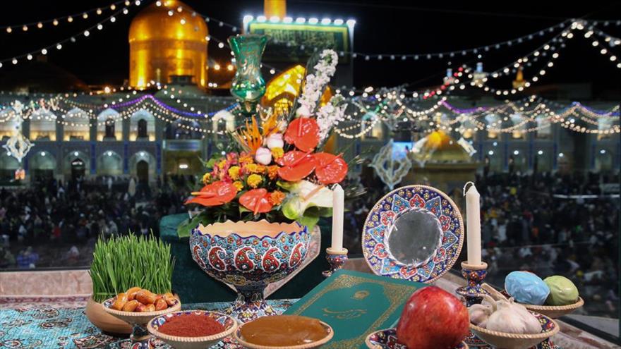 Iraníes celebran Año Nuevo persa 1402 en el santuario del Imam Reza (P)