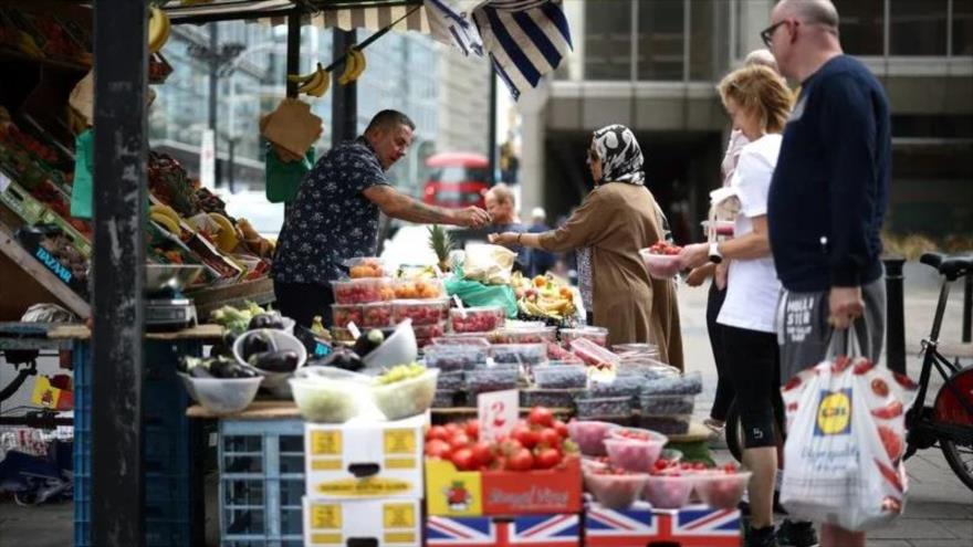 Inflación alimentaria en Reino Unido alcanza su nivel más alto en 45 años