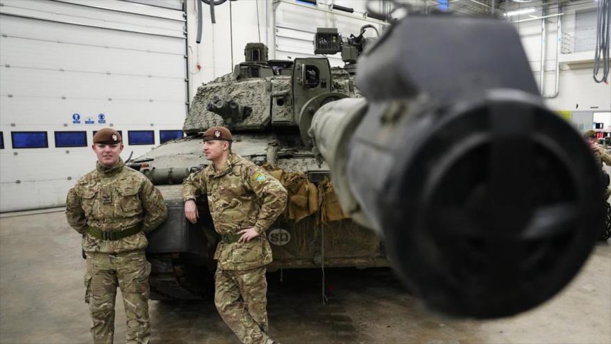 ¿Cuáles son las polémicas armas atómicas que Londres enviaría a Ucrania?