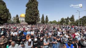 Espectacular: 100 000 palestinos retan a Israel, rezando en Al-Aqsa