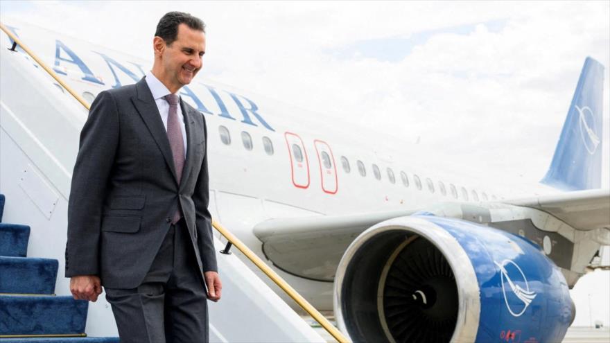 El presidente de Siria, Bashar al-Asad, llega a Abu Dhabi, capital emiratí, 19 de marzo de 2023.