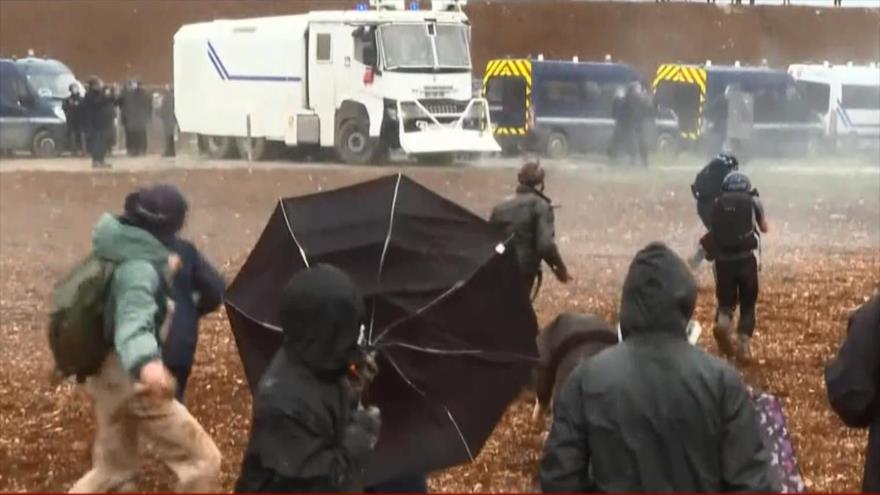 Indignación popular en Francia. 28.ª Cumbre Iberoamericana en República Dominicana - Noticiero 21:30