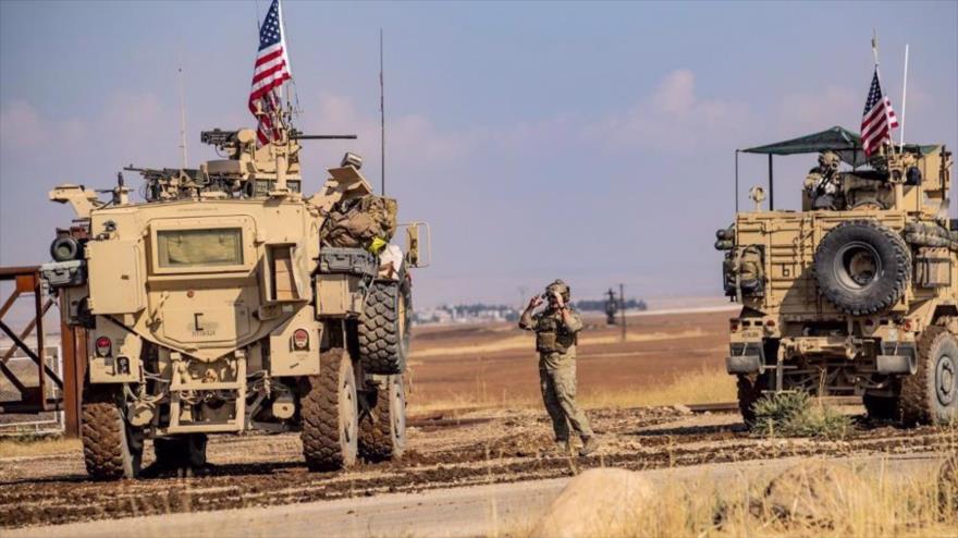 Un convoy de vehículos militares estadounidenses en el noreste de Siria. (Foto: AFP)