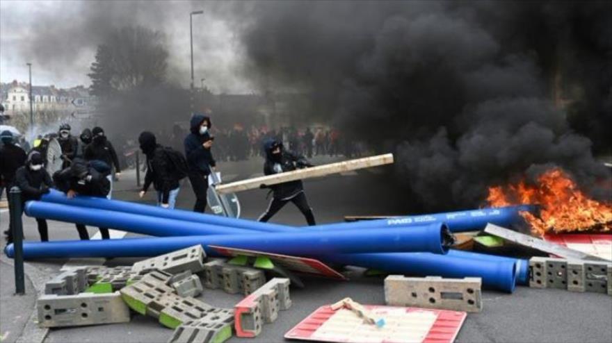 Franceses se movilizan en medio de “inédito” despliegue policial | HISPANTV
