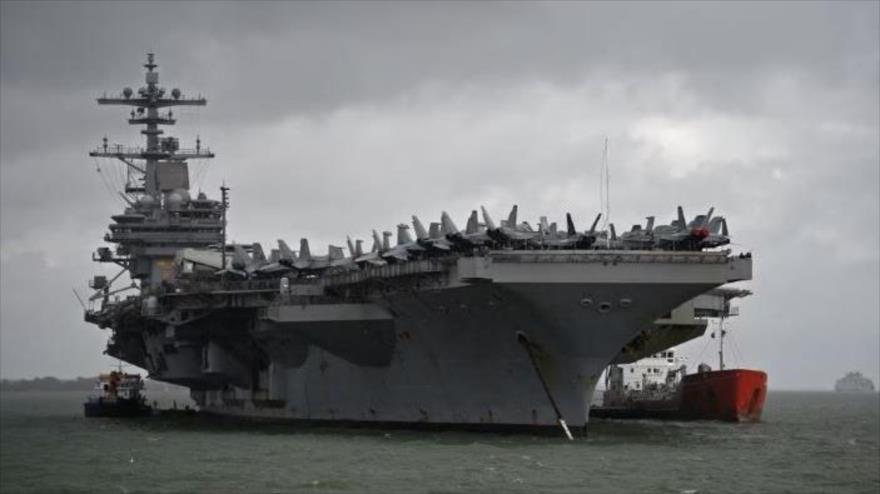 Portaviones USS George H. W. Bush de EE.UU. anclado frente a Stokes Bay en Solent, el Reino Unido, 27 de julio de 2017. (Foto: Reuters)