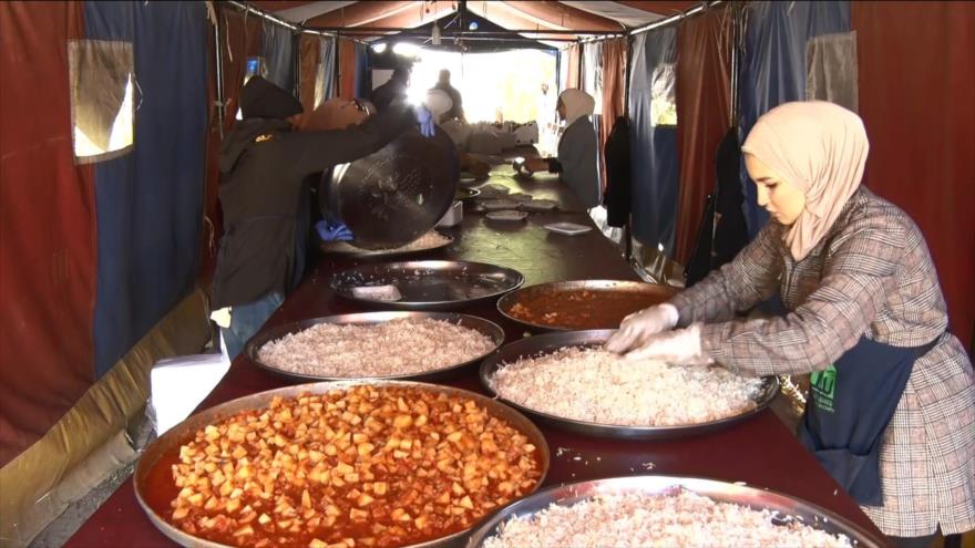 En Siria ofrecen comidas gratis en el mes de ayuno del Ramadán