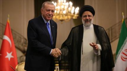 Irán se ofrece como mediador para reanudar lazos Turquía-Siria