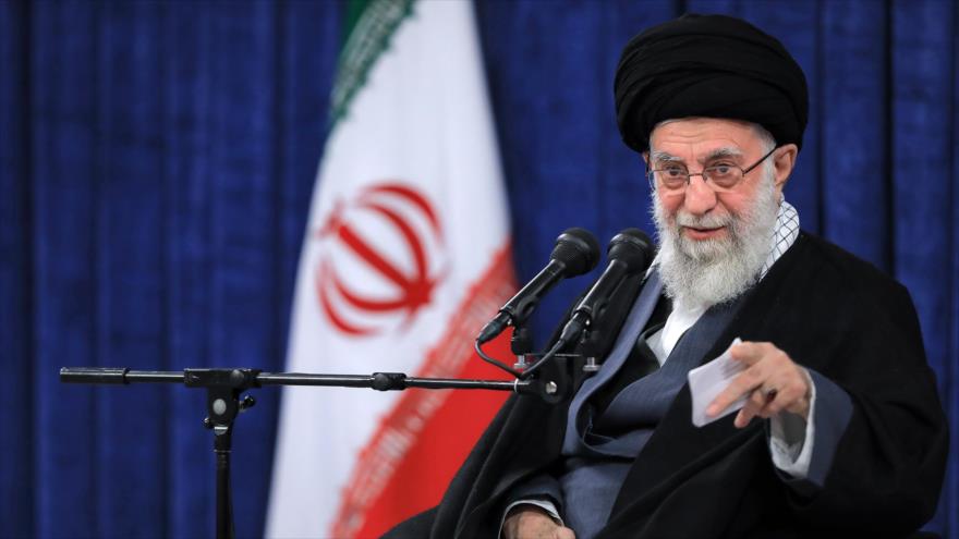El Líder de la Revolución Islámica de Irán, el ayatolá Seyed Ali Jamenei, en un acto en Teherán, la capital, 4 de abril de 2023. (Foto: khamenei.ir)