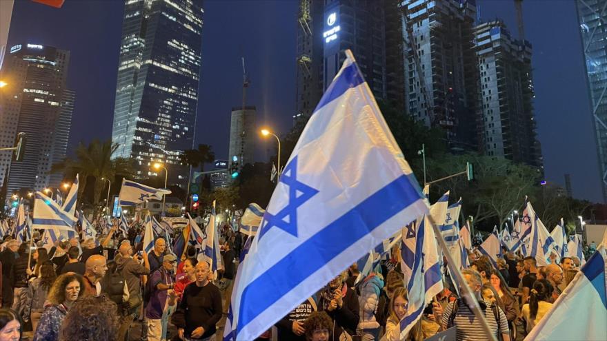 “Israel se derrumba”; Protestas anti-Bibi no cesan en plena tensión