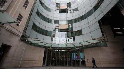 Twitter etiqueta a la BBC como “medio financiado por el Gobierno”