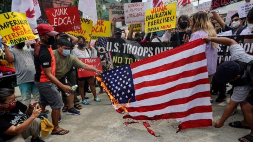 Vídeo: Filipinos protestan contra maniobras militares con EEUU | HISPANTV