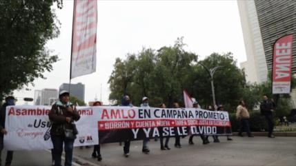 Electricistas y usuarios marchan para exigir derechos en México