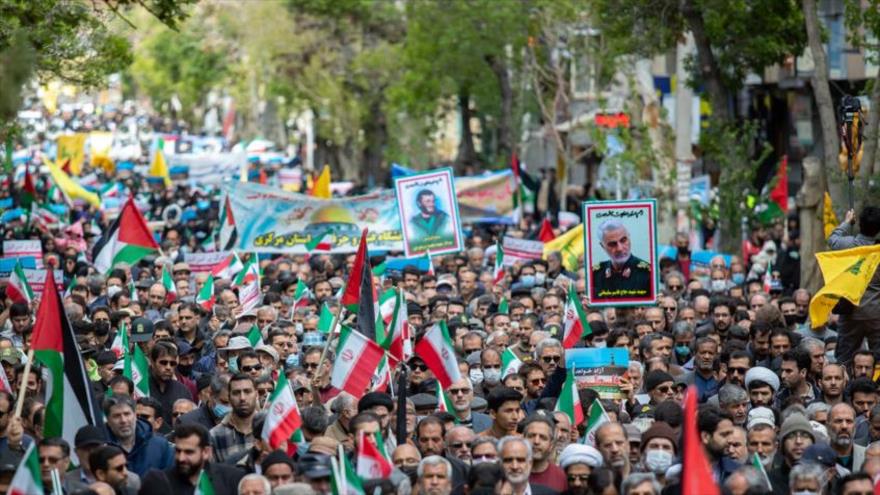 Iraníes marchan en el Día Mundial de Al-Quds en la ciudad central de Arak, 14 de abril de 2023. (Foto: ISNA)