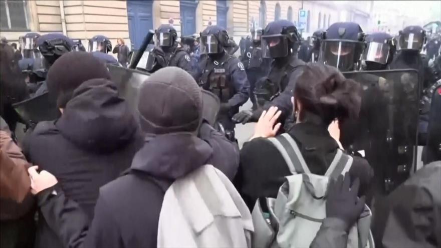 Fuertes protestas en Francia tras el aval a la reforma de las pensiones 