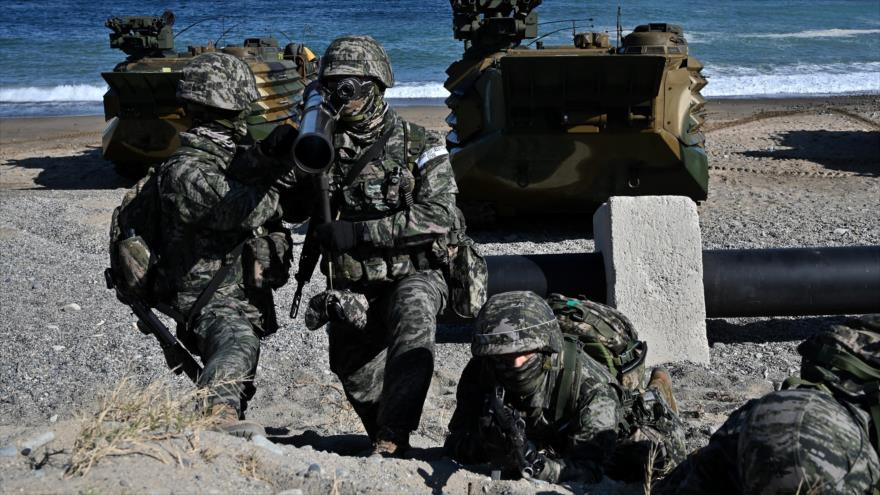 Fuerzas surcoreanas durante ejercicios militares, Pohang, 26 de octubre de 2022. (Foto: Reuters)