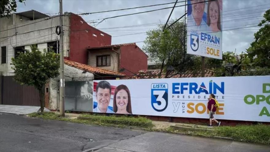 Mural electoral del candidato opositor paraguayo Efraín Alegre en Asunción.