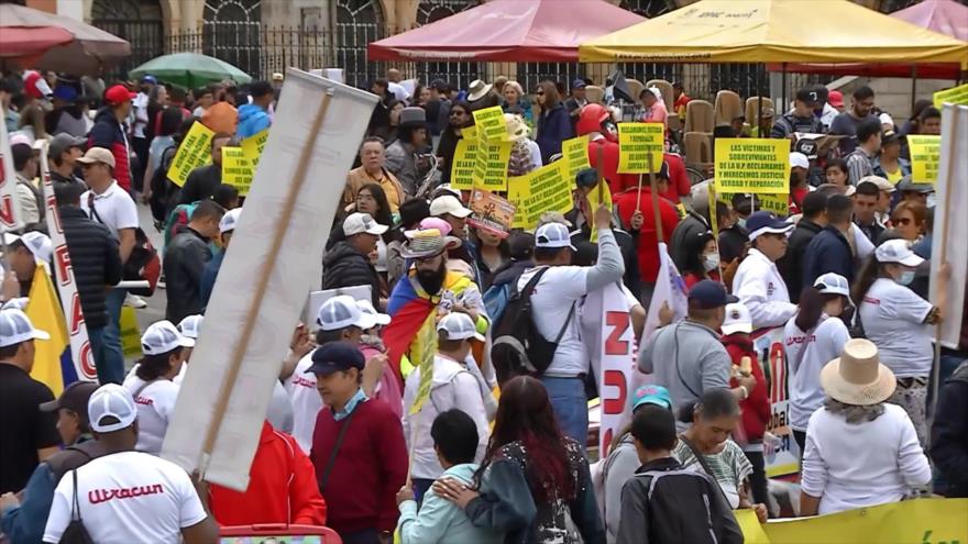 Colombianos marchan en el Día Internacional de los Trabajadores