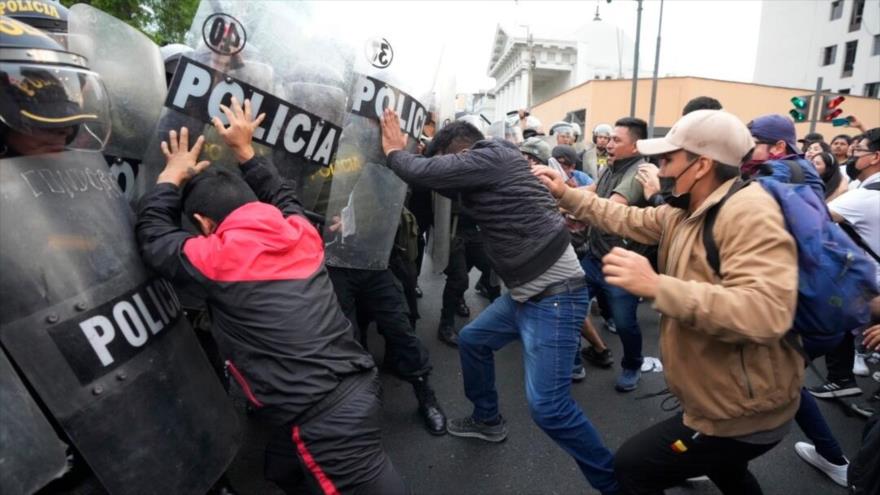 Informe: Ejército y policía de Perú violaron DDHH en protestas | HISPANTV