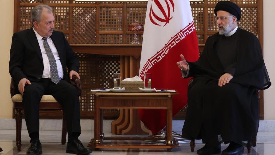 El presidente de Irán, Seyed Ebrahim Raisi, se reúne con el primer ministro de Siria, Husein Arnus, en Damasco, 4 de mayo de 2023. (Foto: President.ir)