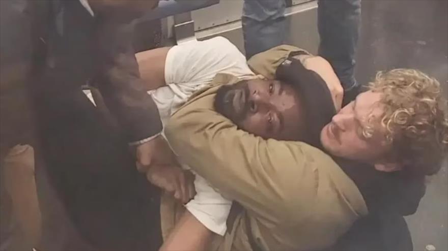 Marine estrangula a un mendigo afroamericano en metro de EEUU