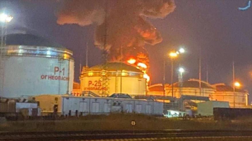 Vídeo: Otro ataque con dron a Rusia causa incendio en una refinería | HISPANTV