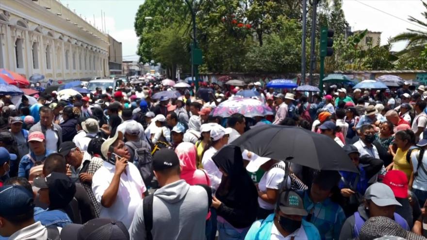Manifestación magisterial paraliza el centro histórico en Guatemala
