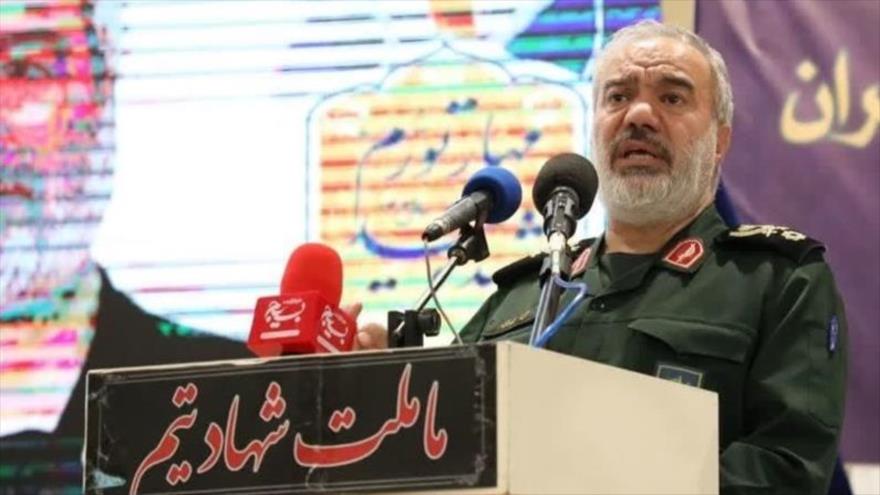 El jefe adjunto del Cuerpo de Guardianes de la Revolución Islámica de Irán, el general de brigada Ali Fadavi, habla en un mitin en Ardabil, 7 de mayo de 2023.