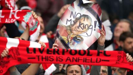 ¿Por qué fans del Liverpool abuchearon himno ‘Dios Salve al Rey’?