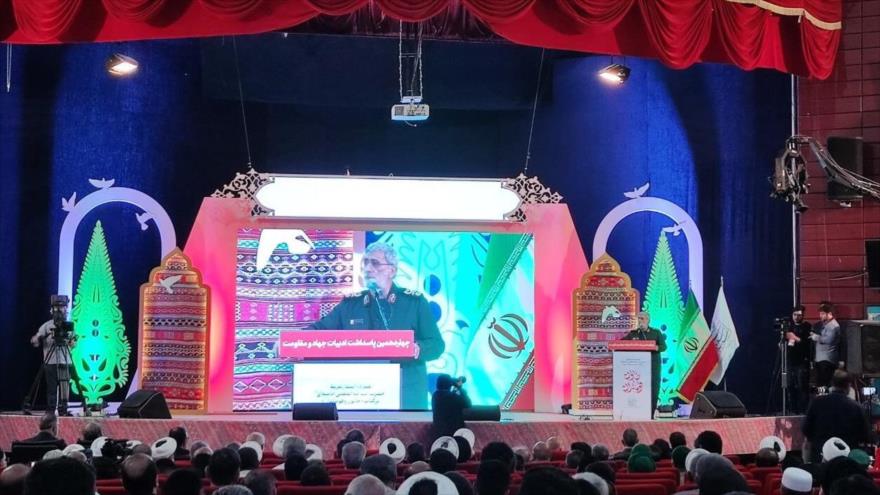 El comandante de la Fuerza Quds del CGRI de Irán, el general de brigada Esmail Qaani, habla en una ceremonia en Mashad, 12 de mayo de 2023.