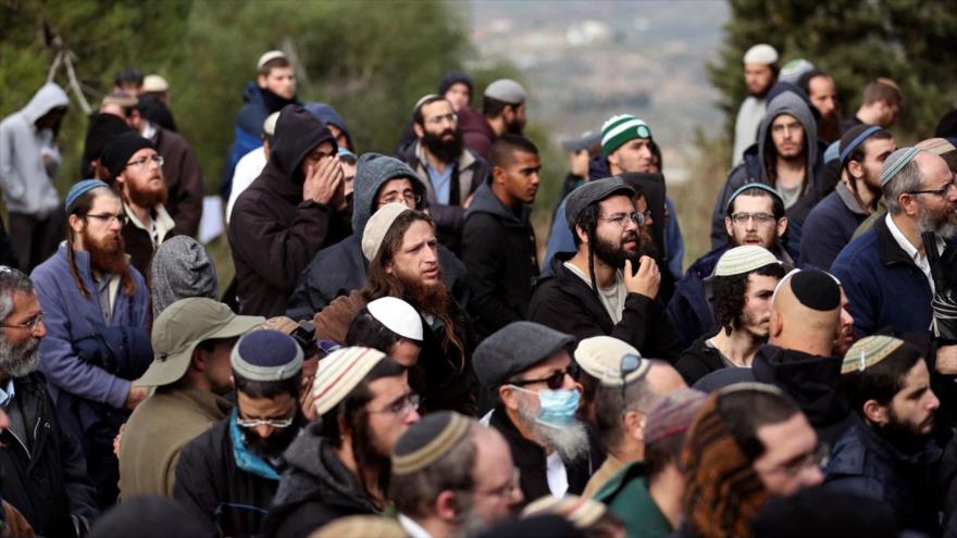 Más de 10 000 israelíes buscan refugio ante represalia palestina | HISPANTV