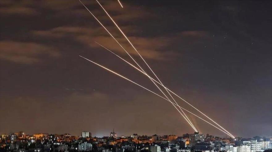 Ráfaga de misiles lanzados desde Gaza contra los territorios ocupados por Israel, 11 de mayo de 2023. 