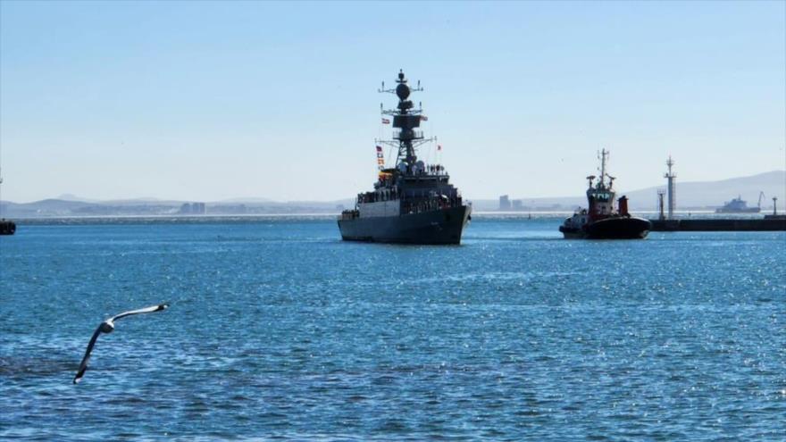 La 86.ª flotilla de buques de guerra de la Armada iraní cerca de puerto de Ciudad del Cabo, Sudáfrica.