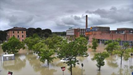 Inundaciones dejan al menos ocho muertos y 5000 evacuados en Italia