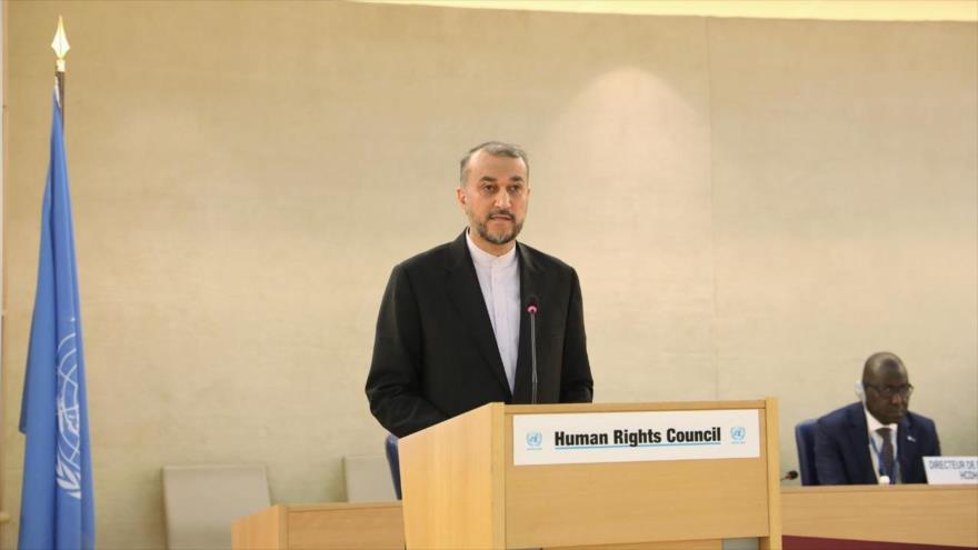 El canciller de Irán, Hosein Amir Abdolahian, habla en el Consejo de Derechos Humanos de las Naciones Unidas en Ginebra, Suiza, 27 de febrero de 2023.