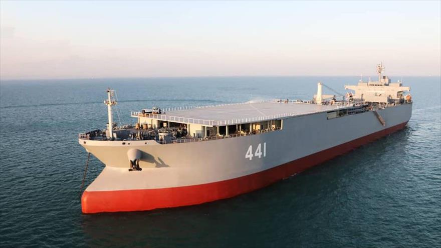 El buque base iraní, Makran, puede transportar 100 000 toneladas de combustible y agua dulce y viajar durante 1000 días sin hacer escala en un puerto. (Foto: AP)