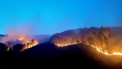 Incendio forestal devora miles de hectáreas en el oeste de España