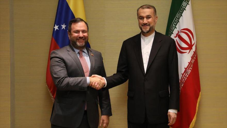 Los cancilleres de Irán y Venezuela se reúnen en Ginebra (Suiza), 27 de febrero de 2023.