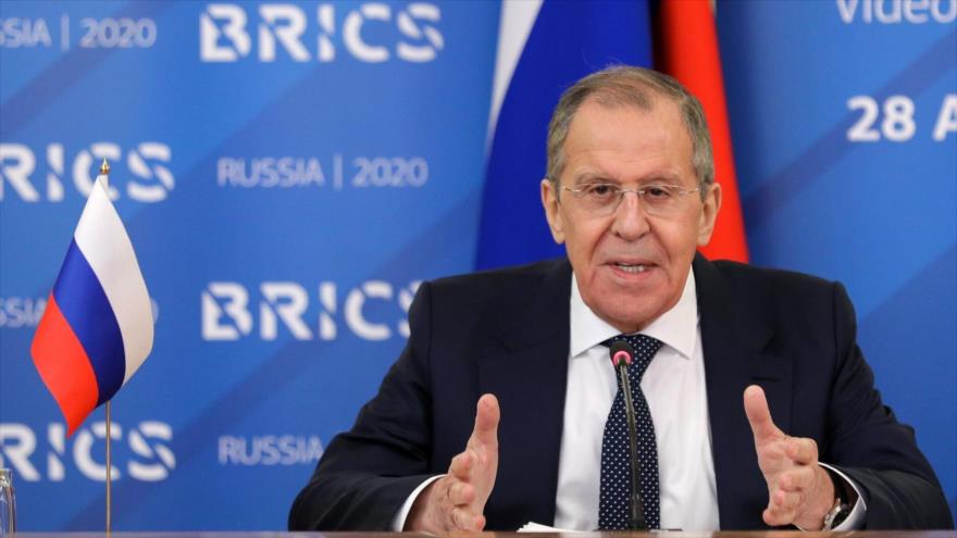 El canciller ruso, Seguéi Lavrov, habla en una reunión virtual de cancilleres del BRICS.