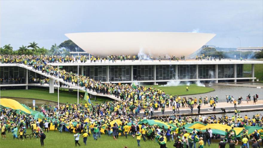 “Sucesos del 8 de enero marcaron el final político de Bolsonaro” | HISPANTV